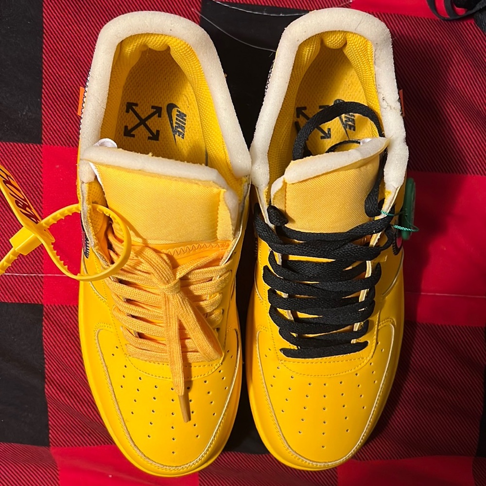 Nike Air Force 1 low off-white ICA university gold